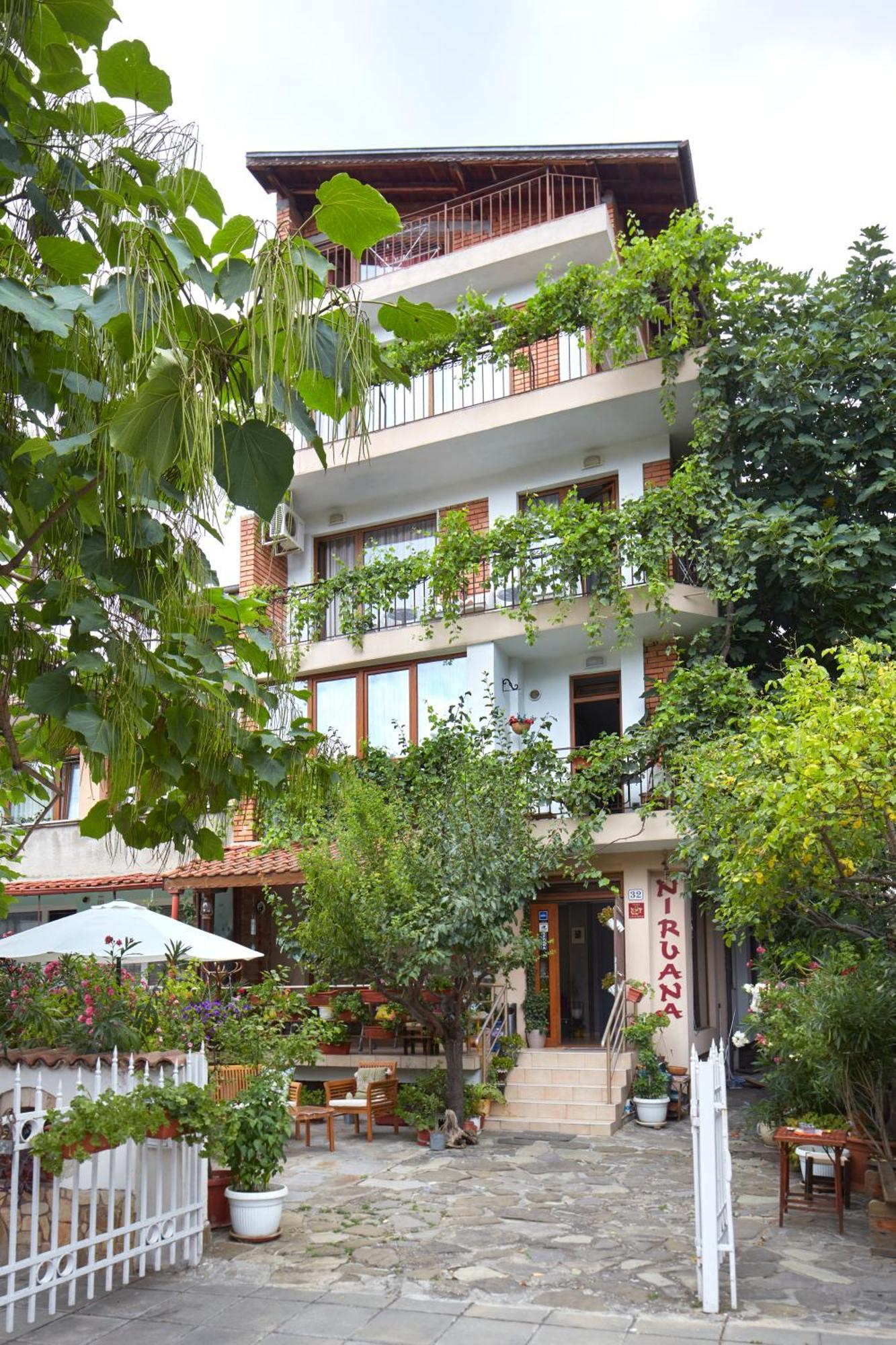 Nirvana Guest House 네세부르 외부 사진