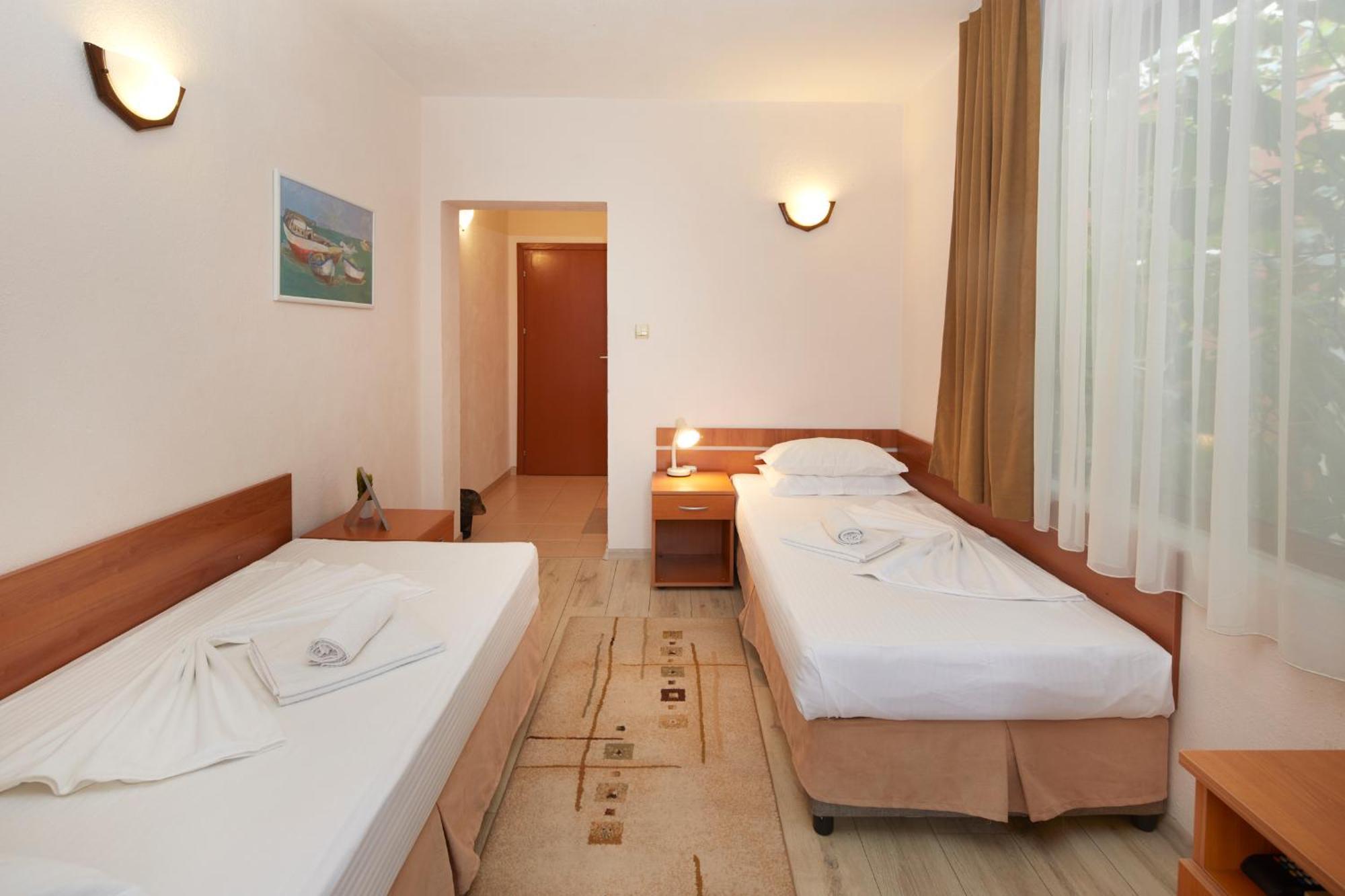 Nirvana Guest House 네세부르 외부 사진