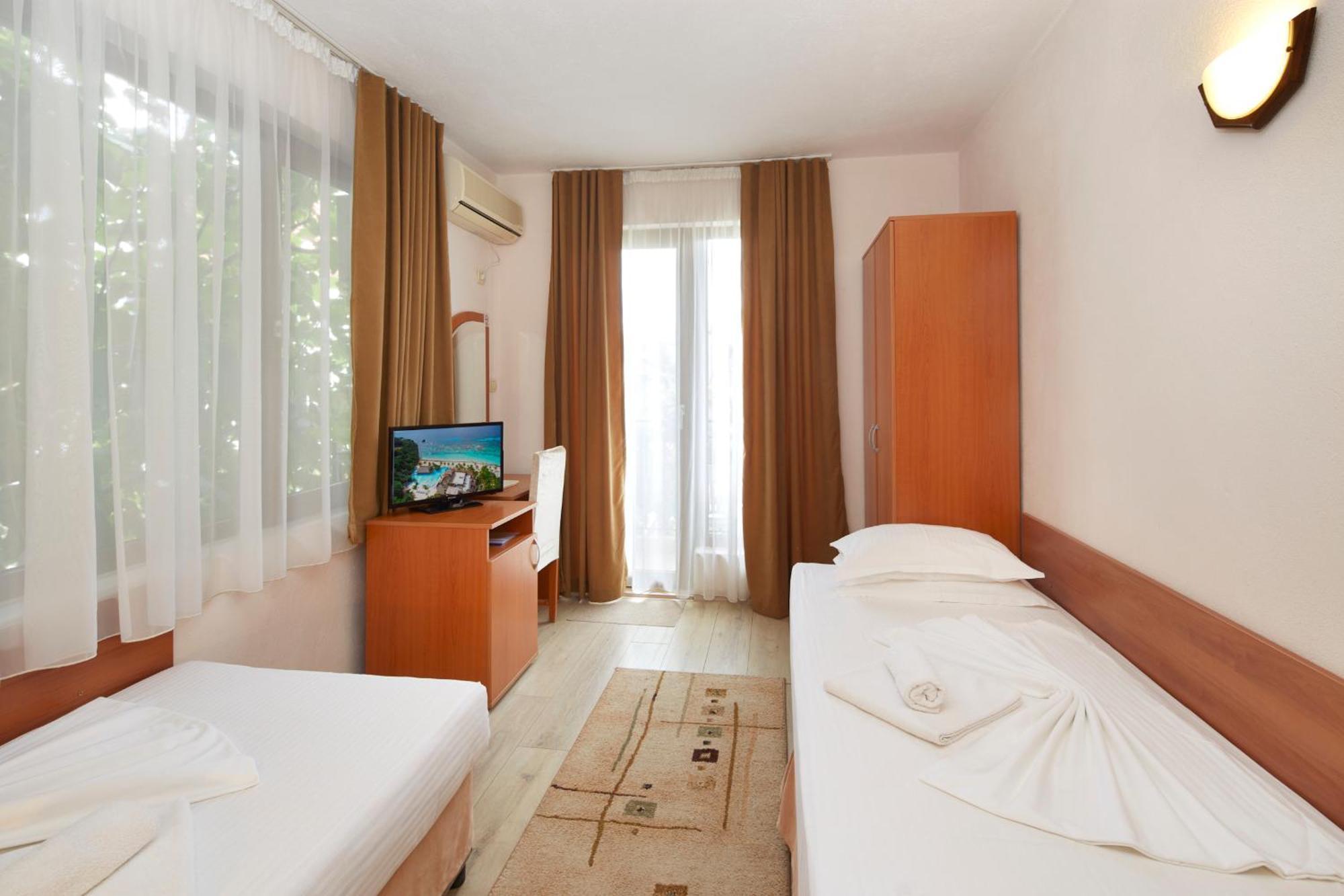 Nirvana Guest House 네세부르 외부 사진