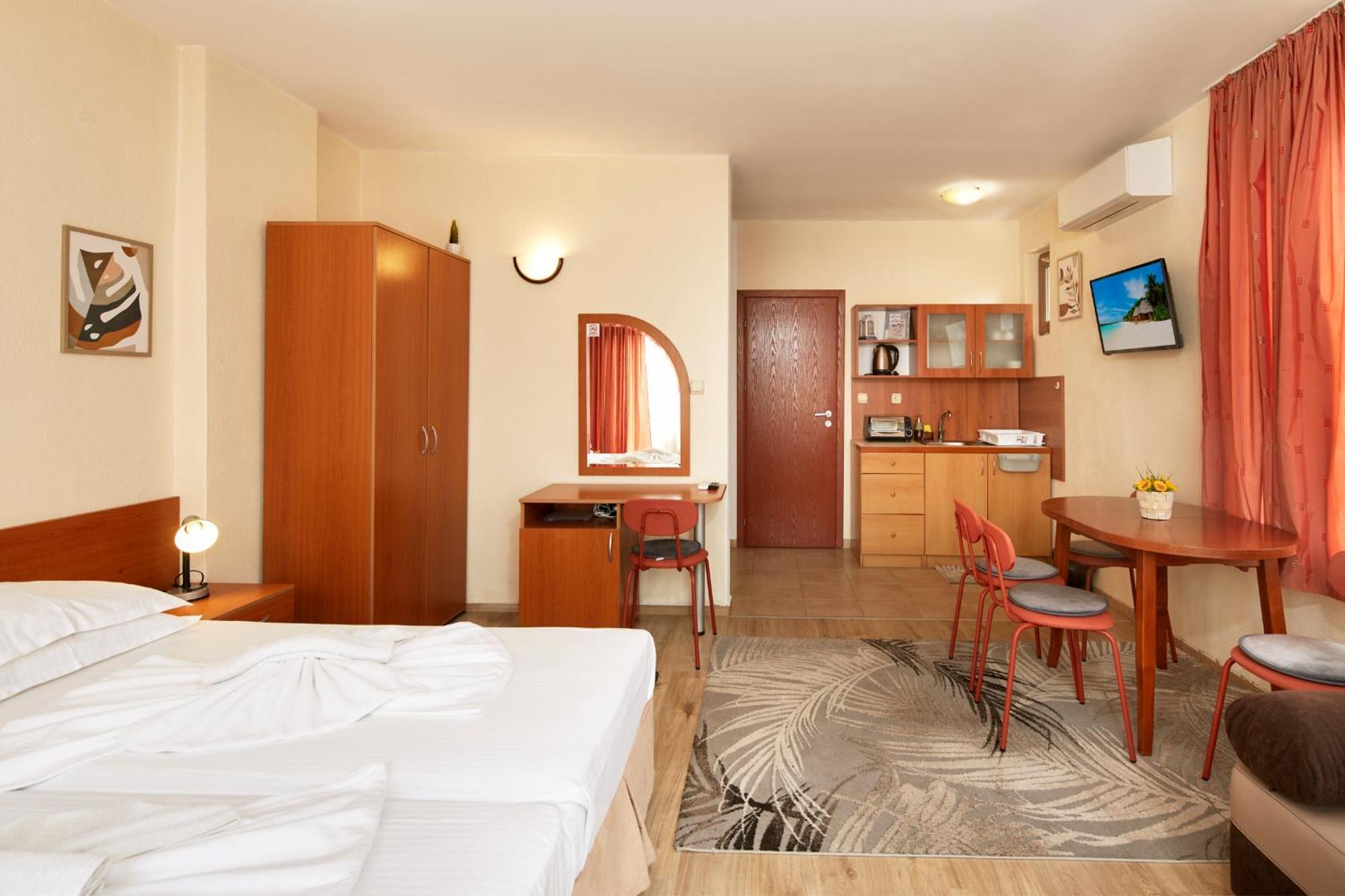 Nirvana Guest House 네세부르 외부 사진