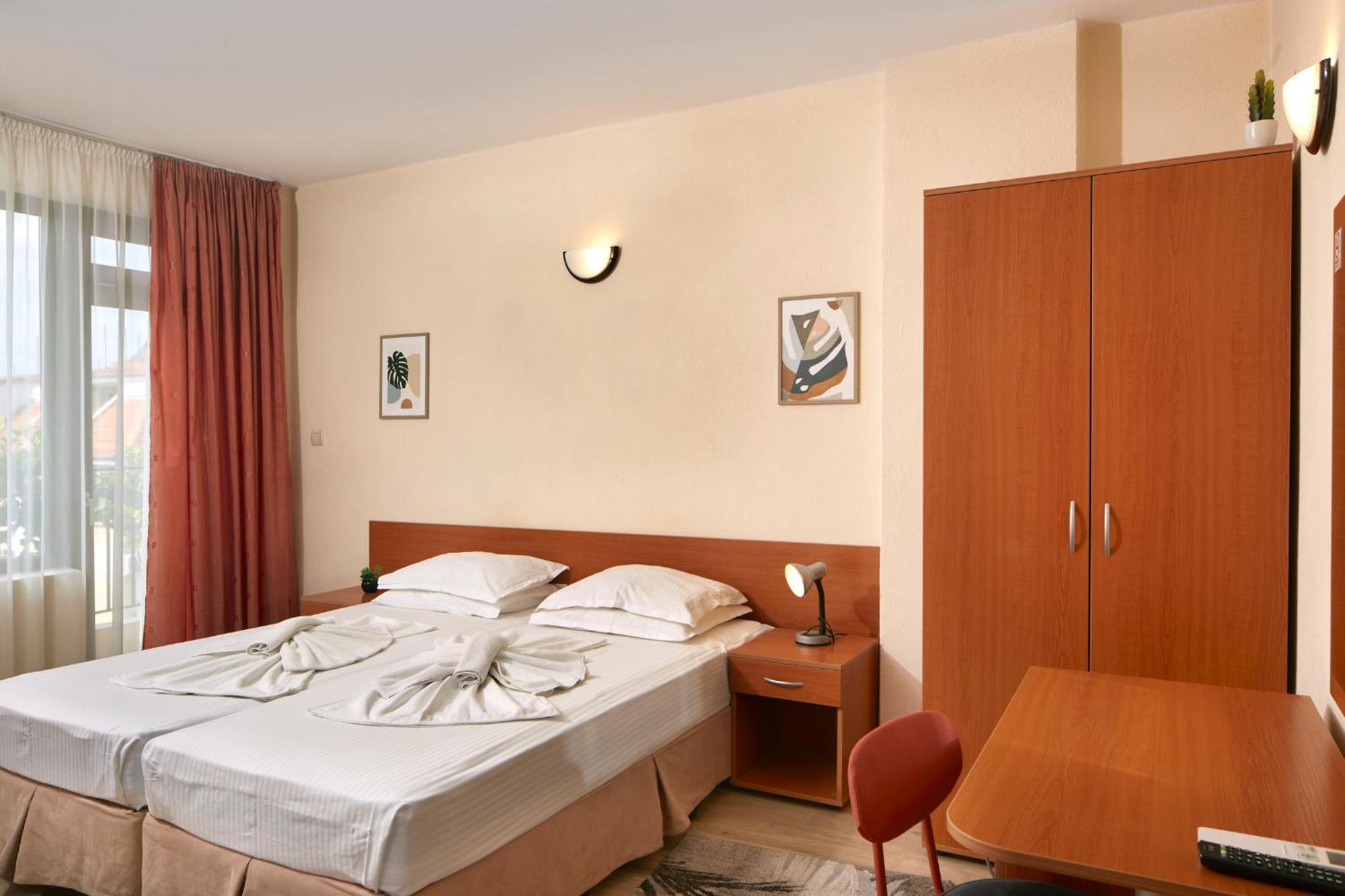 Nirvana Guest House 네세부르 외부 사진